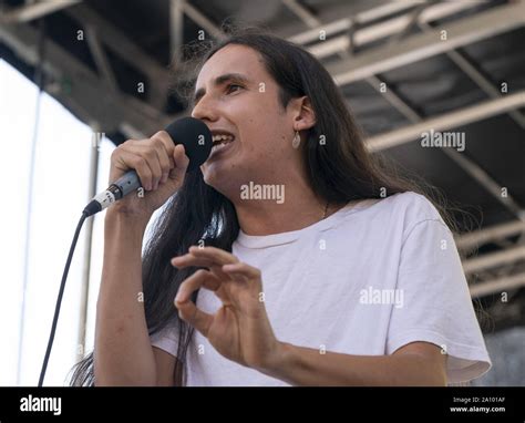 Xiuhtezcatl Martinez Live In Concert: Ein musikalisches Feuerwerk mit dem Aktivisten-Rapper!